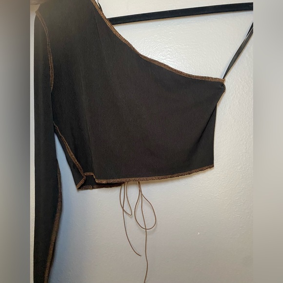 Princess Polly Luciana One Sleeve Top- 6 - Picture 4 of 6